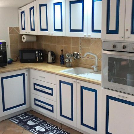 B&B Da Tizy San Teodoro  Luaran gambar