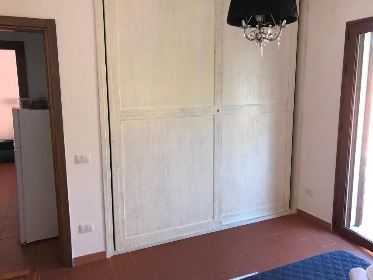 B&B Da Tizy San Teodoro  Luaran gambar