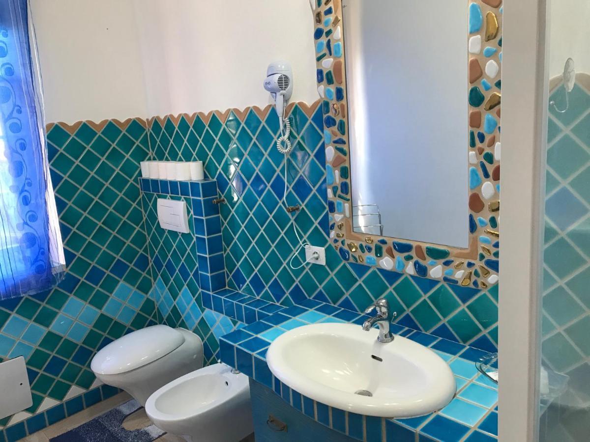 B&B Da Tizy San Teodoro  Luaran gambar