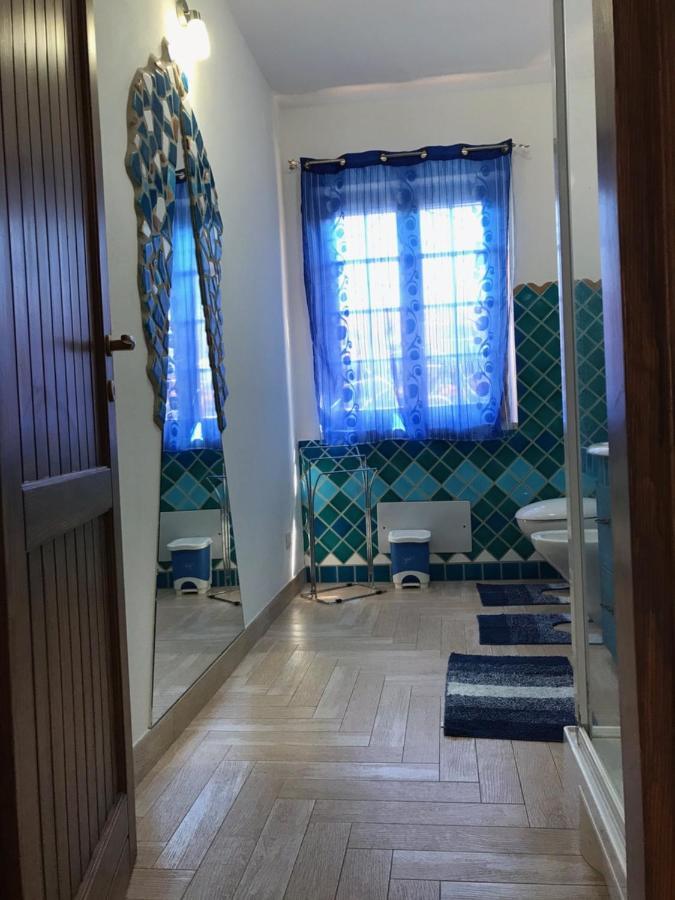 B&B Da Tizy San Teodoro  Luaran gambar