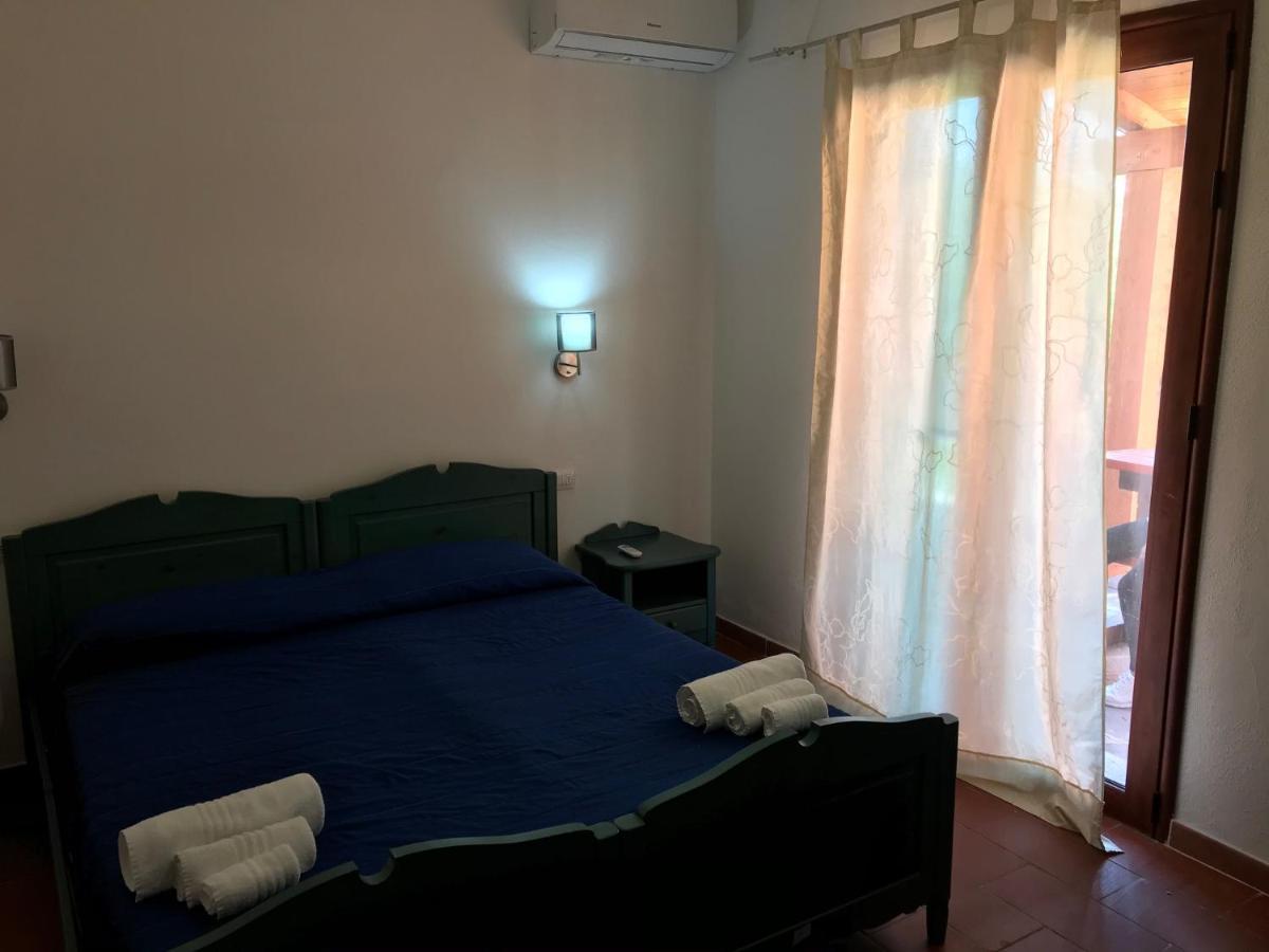 B&B Da Tizy San Teodoro  Luaran gambar