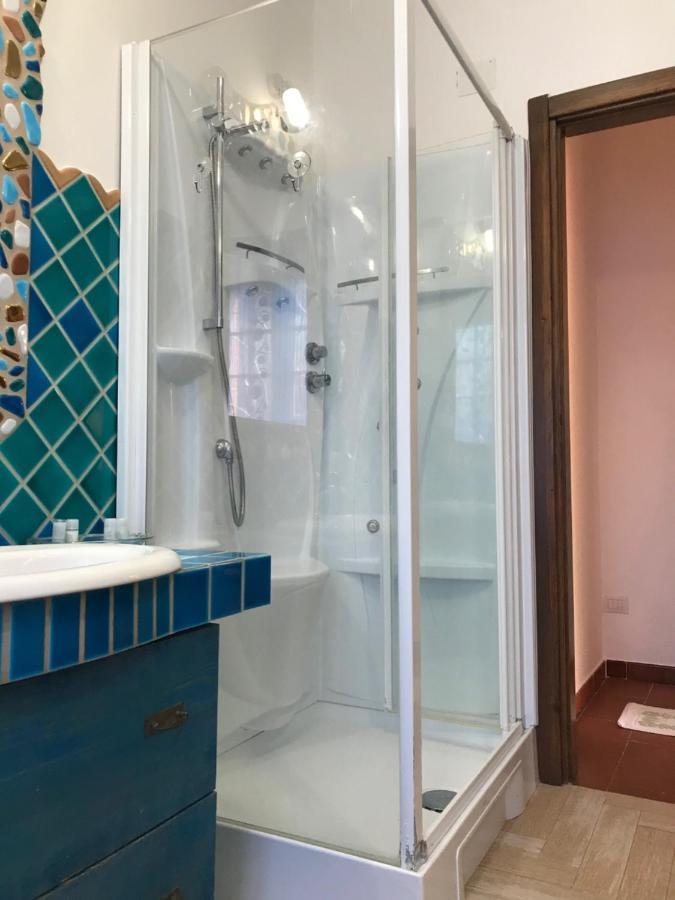 B&B Da Tizy San Teodoro  Luaran gambar