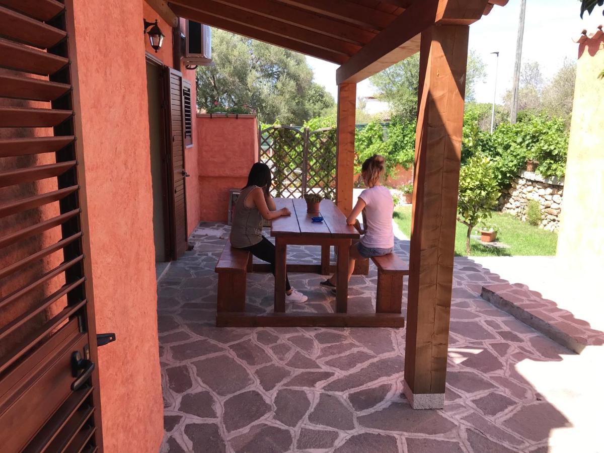 B&B Da Tizy San Teodoro  Luaran gambar