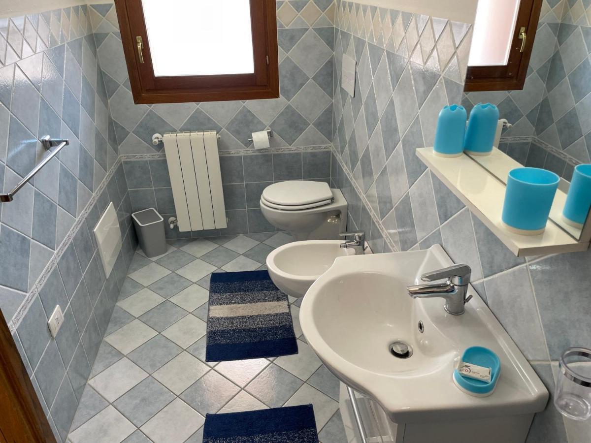 B&B Da Tizy San Teodoro  Luaran gambar