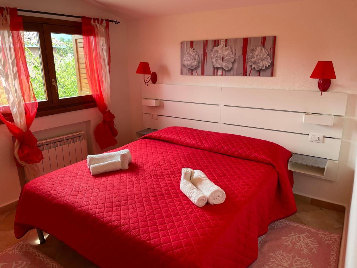 B&B Da Tizy San Teodoro  Luaran gambar