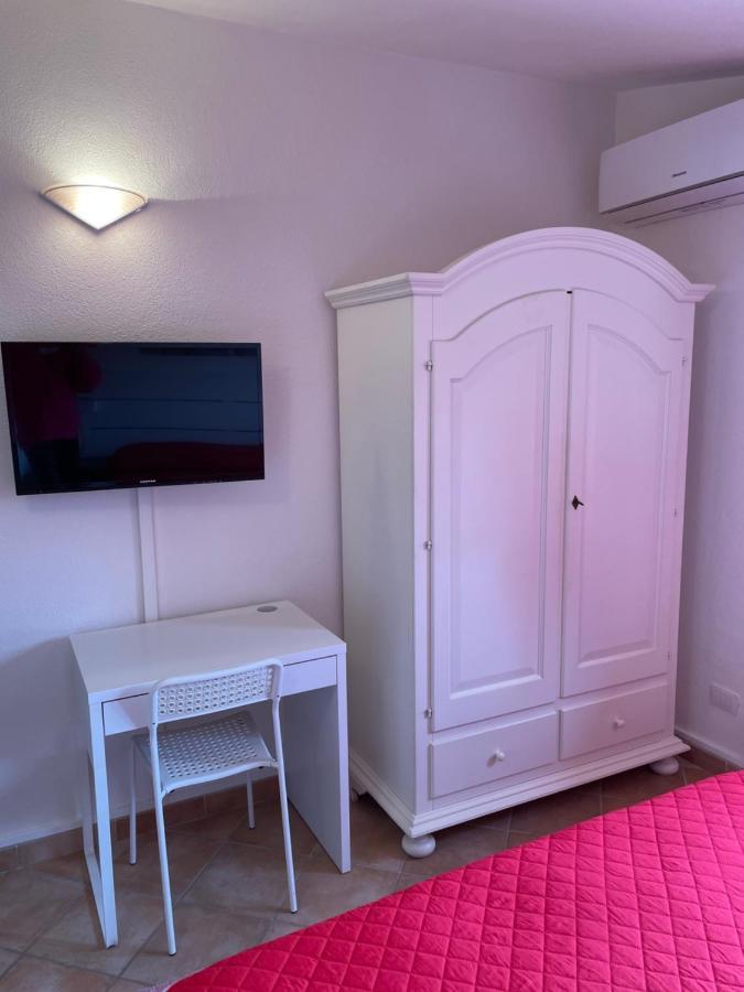 B&B Da Tizy San Teodoro  Luaran gambar