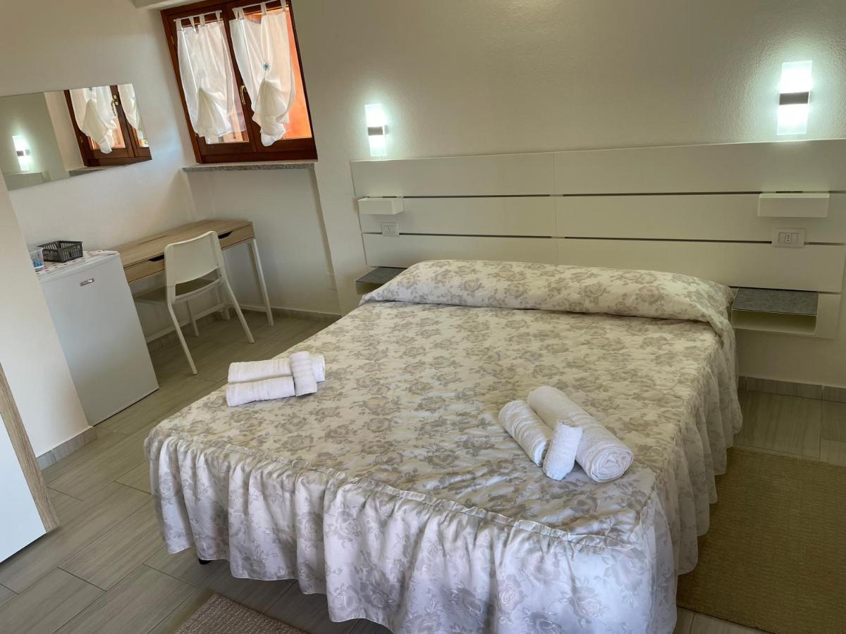 B&B Da Tizy San Teodoro  Luaran gambar