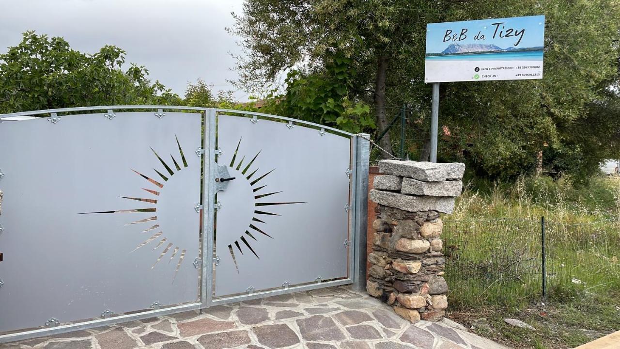 B&B Da Tizy San Teodoro  Luaran gambar