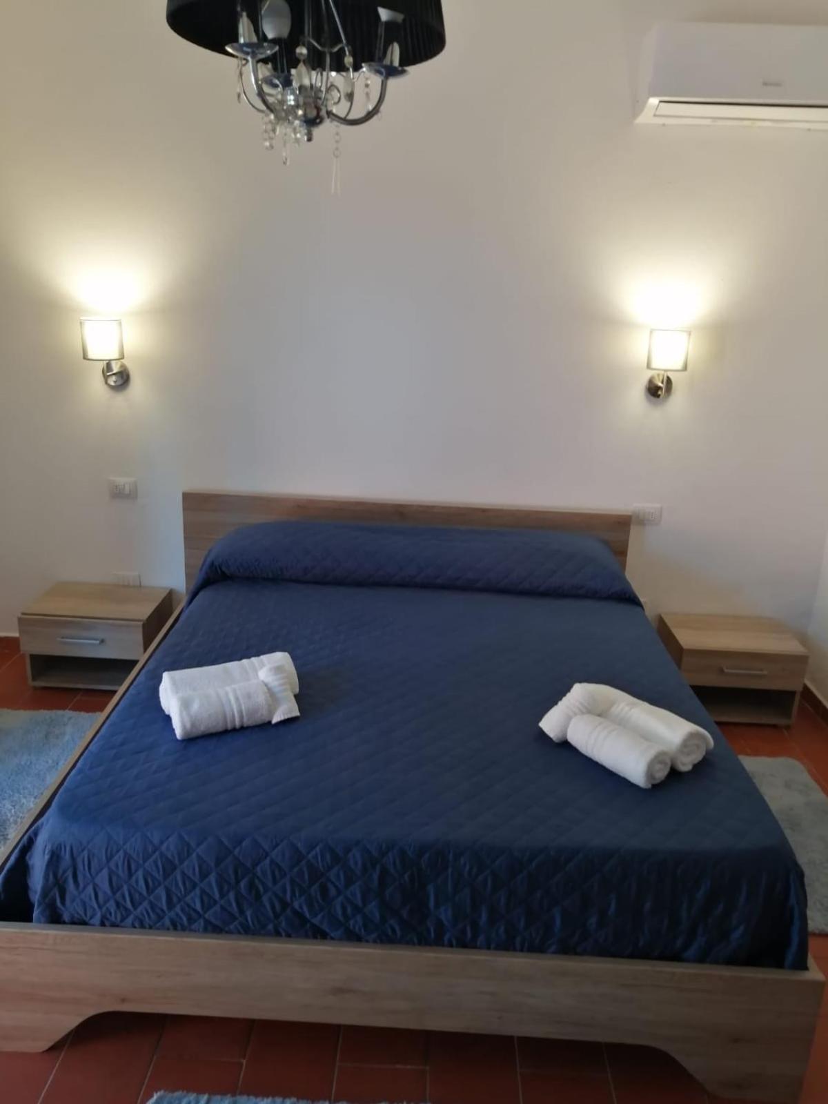 B&B Da Tizy San Teodoro  Luaran gambar