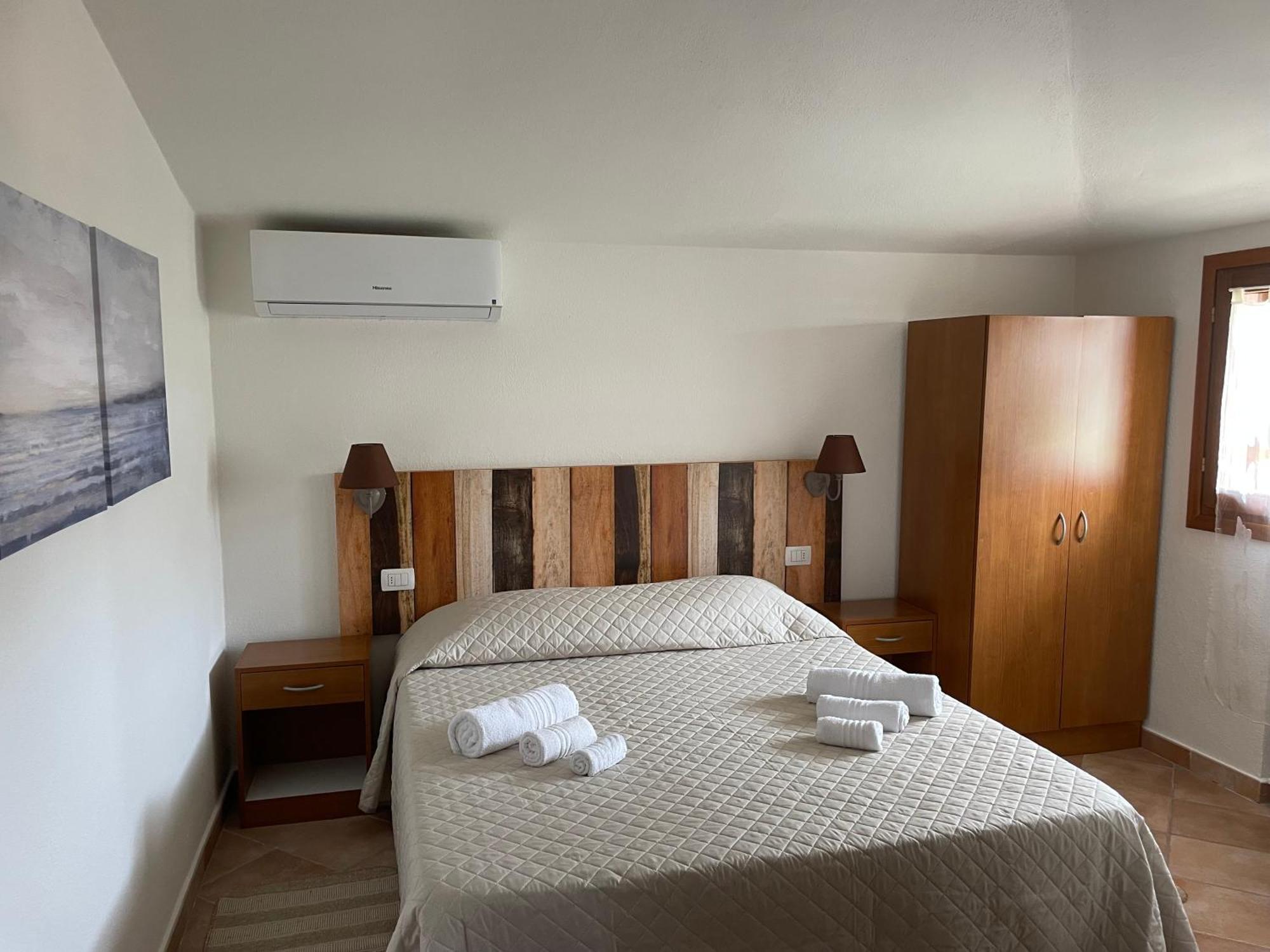 B&B Da Tizy San Teodoro  Luaran gambar