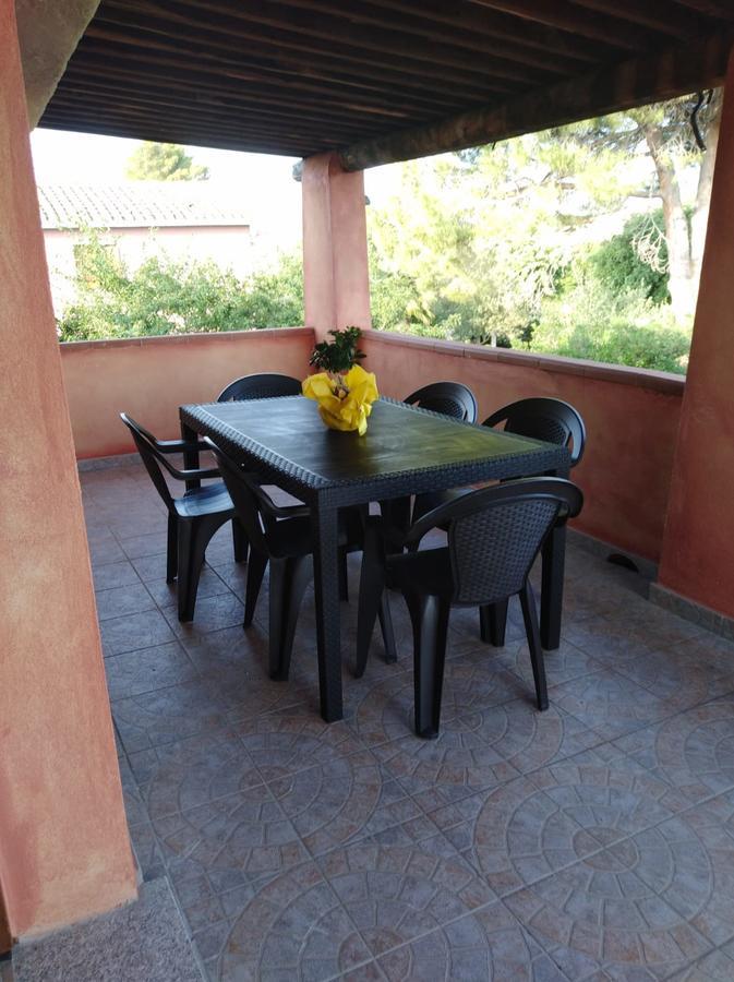 B&B Da Tizy San Teodoro  Luaran gambar