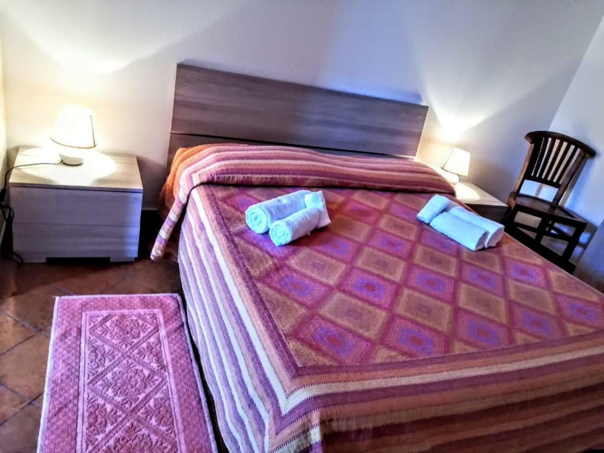 B&B Da Tizy San Teodoro  Luaran gambar